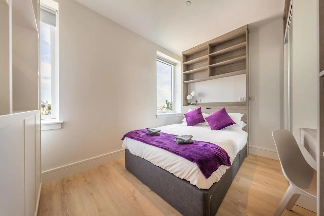 Cozy Apartments - Free Wifi And Parking Onsite Feltham