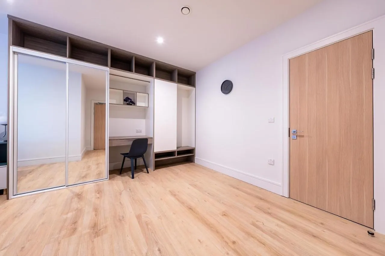 Cozy Apartments - Free Wifi And Parking Onsite Feltham Wielka Brytania