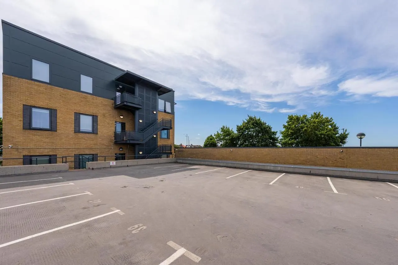 Cozy Apartments - Free Wifi And Parking Onsite Feltham Wielka Brytania