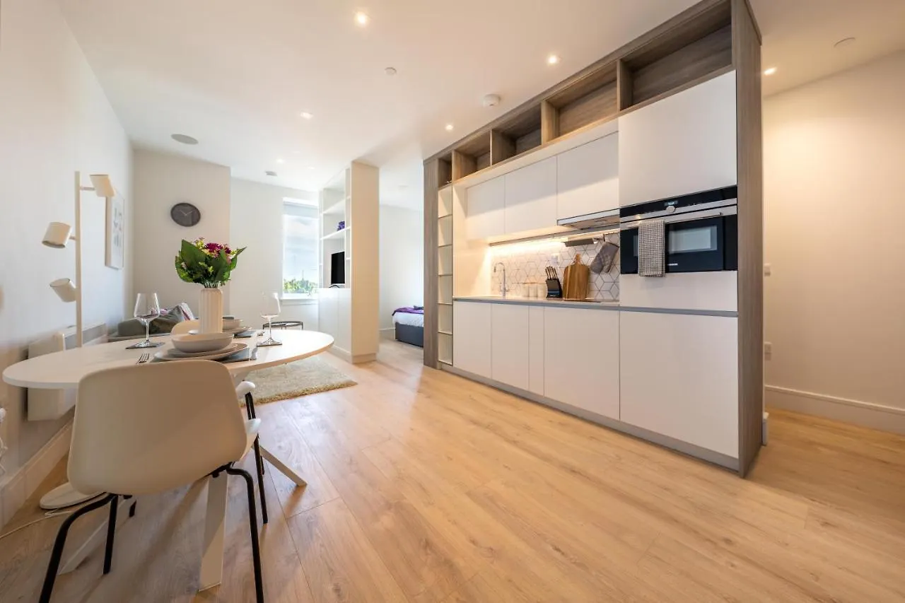 Cozy Apartments - Free Wifi And Parking Onsite Feltham